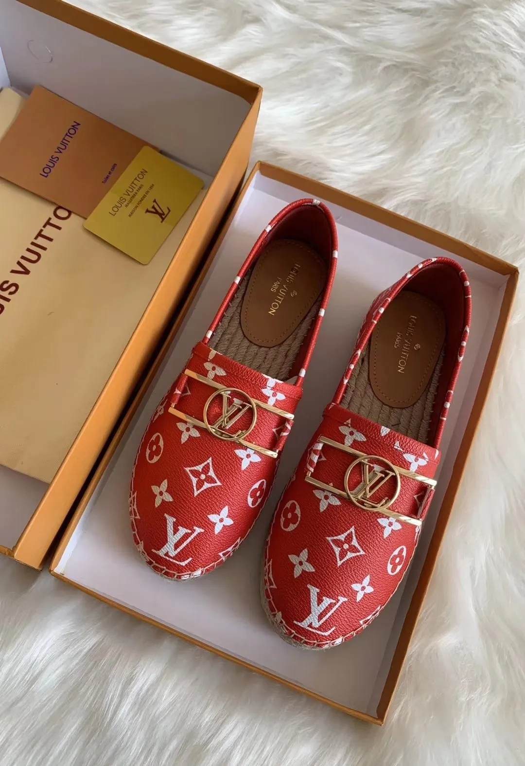 👟👟Ex-factory price 380👟👟 Lvui...Vuitt* on/】...Top purchasing agent, the highest version. Counter 19ss autumn and winter new straw woven women's, men's, mixed material gold thread letter fisherman shoes series, popular single shoes, beautiful on the feet. Purchase the authentic original build 6⃣Female model: sizes 34-41.